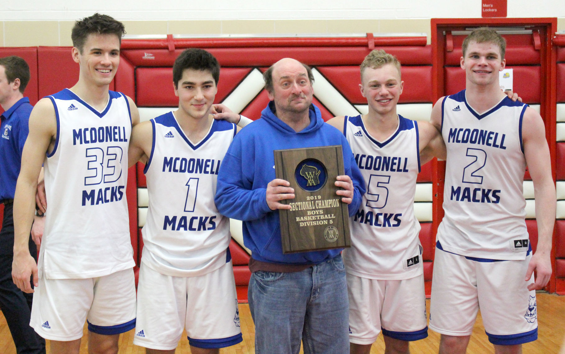 McDonell boys basketball vs Luck at Chi-Hi 3-9-19